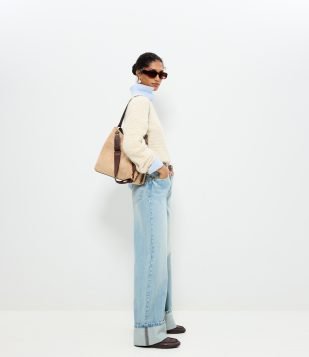 Calça Wide em Jeans com Barra Dobrada e Cintura Alta Azul Claro