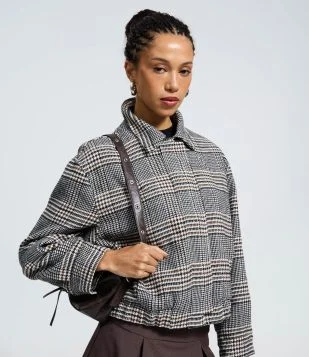 Casaco Xadrez com Gola e Barra Ajustada Cinza