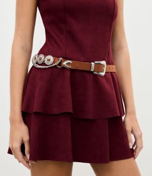 Cinto Médio em PU Com Detalhe de Corrente e Fivela Western Marrom