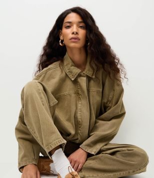 Jaqueta Bomber em Jeans com Pregas e Gola Polo Marrom Taupe