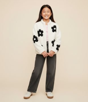 Jaqueta Infantil em Sherpa com Flores Bordadas – Tam 5 a 14 Anos Off White