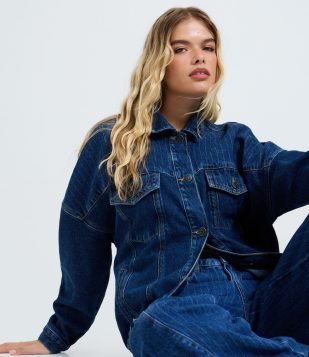 Jaqueta Oversized em Jeans com Detalhe de Risca de Giz Azul