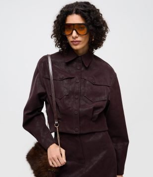 Jaqueta em Suede com Bolsos Frontais e Botões Cobertos Marrom