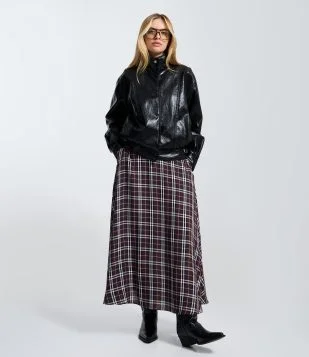 Saia Longa Evasê em Viscose Xadrez com Bolsos Marrom