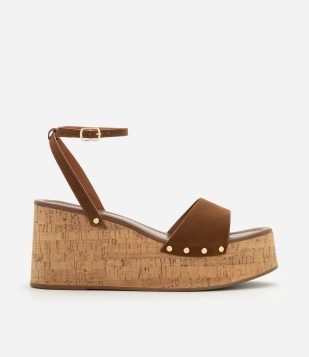 Sandália Plataforma de Tiras com Efeito Camurça e Salto com Textura Marrom