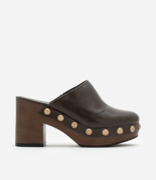 Sapato Mule Boho com Tachinhas Marrom