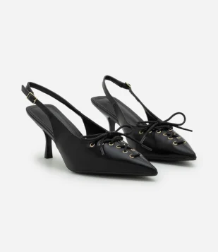 Sapato Slingback com Amarração Frontal e Salto Fino Preto