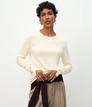 Suéter em Tricô com Botões no Punho Bege Creme