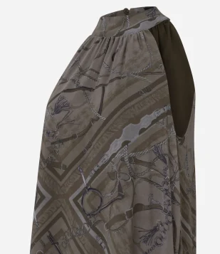 Vestido Longo com Estampa Abstrata e Gola Halter Neck Marrom