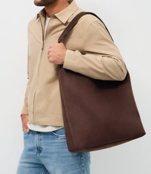 Bolsa Tote em Suede com Bolso Interno Marrom