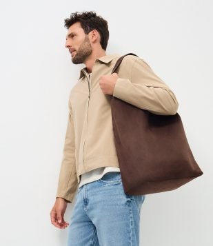Bolsa Tote em Suede com Bolso Interno Marrom