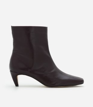 Bota Cano Médio em PU com Bico Quadrado Vinho