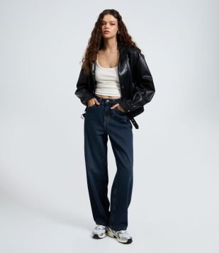 Calça Baggy em Jeans com Cintura Média e Pingente Removível Azul Escuro