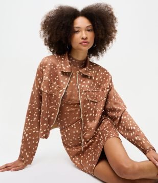 Jaqueta Suede Animal Print Bambi com Zíper Marrom