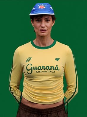 Como combinar roupas da collab Guaraná com seu estilo