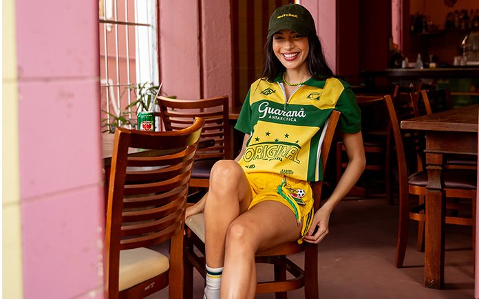 Looks para torcer com estilo com a collab Renner + Guaraná, por Maria Clara Lauton