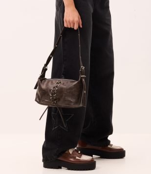 Bolsa Baguete Média com Detalhe de Amarração Marrom