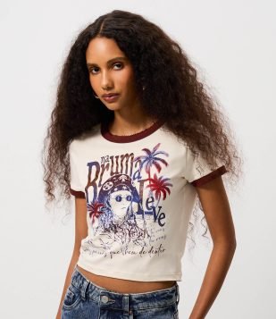 Camiseta Baby Tee em Algodão com Estampa Alceu Valença Off White