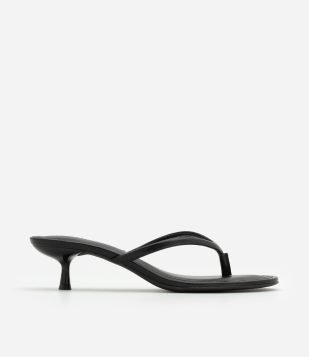 Sandália Mule em PU Kitten Heel Preto
