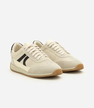 Tênis Runner Vintage com Recortes Texturizados Off White