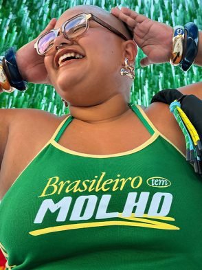 Brasilcore: Amanda Monteiro ensina a usar