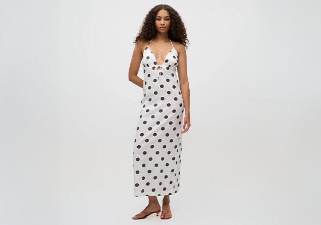 Estampa de poá também combina com looks ousados! Confira