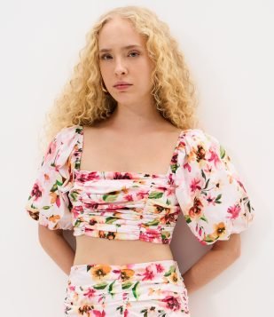 Blusa Cropped em Tricoline com Estampa Floral e Decote Quadrado Rosa