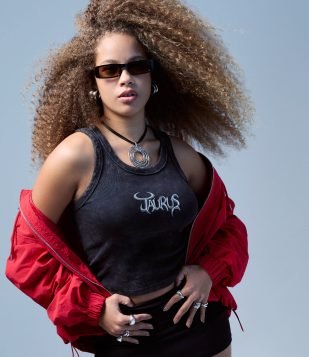 Blusa em Algodão com Lettering Álbum Taurus e Textura Canelada Preto