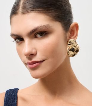 Brinco Botão Orgânico em Metal Dourado