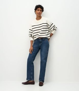Calça Reta em Jeans com Cintura Média Médio