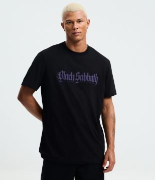 Camiseta Comfort em Algodão com Estampa Black Sabbath Preto