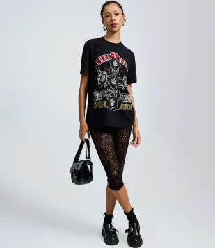 Camiseta Manga Curta com Estampa Guns N' Roses e Strass Preto