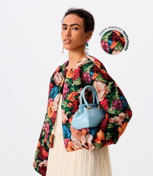 Casaco Balonê em Jacquard Floral Multicores