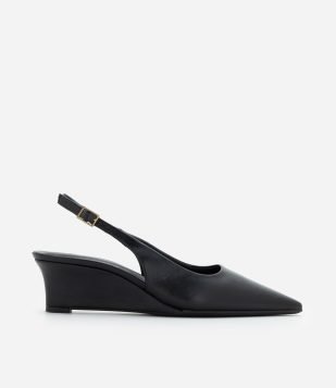 Sapato Slingback em PU com Salto Anabela Preto