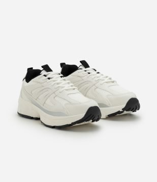 Tênis Jogging em PU com Recortes Contrastantes Branco