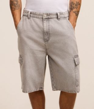 Bermuda Baggy Cargo em Jeans Cinza