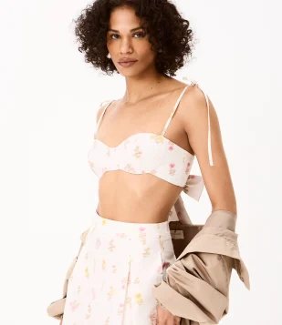Blusa Alfaiatada de Algodão com Estampa Floral e Amarração nas Costas Off White