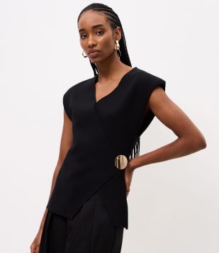 Blusa Regular em Tricô com Botão Lateral Preto