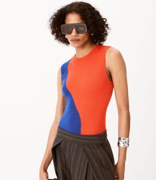 Blusa Regular em Tricô com Recorte Ondulado Laranja e Azul