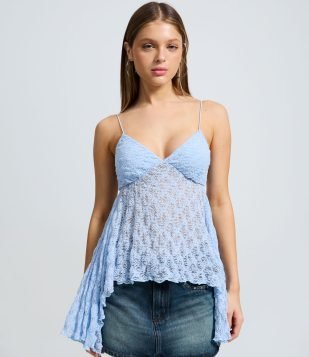 Blusa de Alcinha em Renda com Textura e Pontas Assimétricas Azul