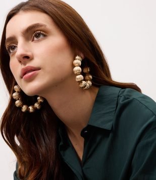 Brinco Argola com Maxi Esferas Arredondadas Dourado