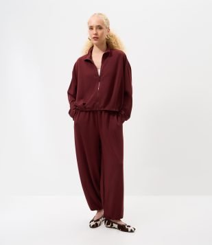 Calça Balloon em Modal com Amarração na Cintura e Bolsos Vinho