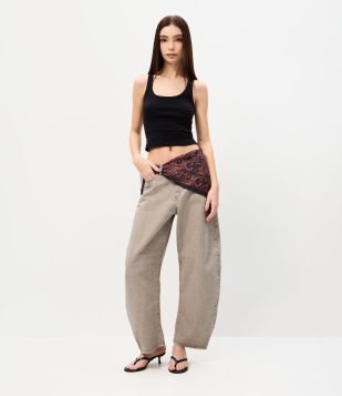 Calça Balloon em Sarja com Cintura Média e Lenço Paisley Verde Acinzentado