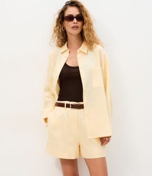 Camisa Oversized em Linho com Bolso no Peito Amarelo