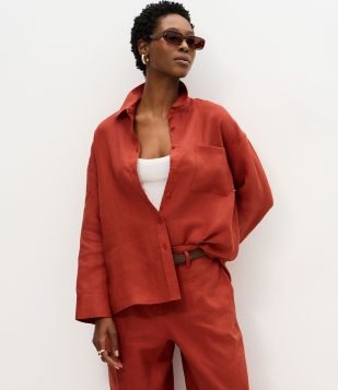 Camisa Oversized em Linho com Bolso no Peito Terracota