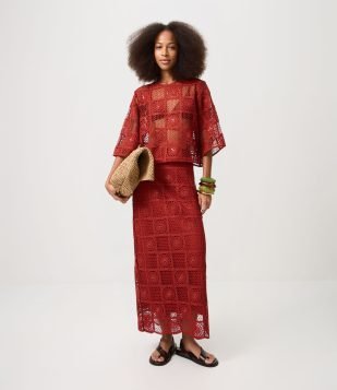 Saia Midi em Crochê com Paetês e Bordado Abstrato Vermelho