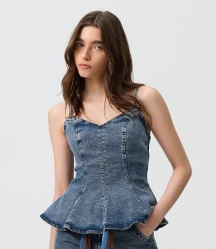 Blusa Slim em Jeans com Decote Coração e Alças Finas Azul