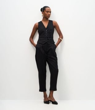 Calça Cenoura Alfaiatada com Estampa Listrada Preto