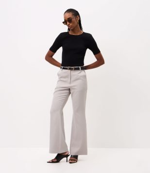 Calça Flare com Estampa Risca de Giz Cinza