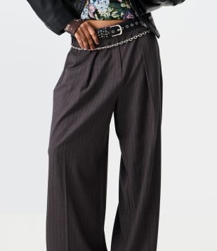 Calça Pantalona Alfaiatada com Cinto e Risca de Giz Cinza